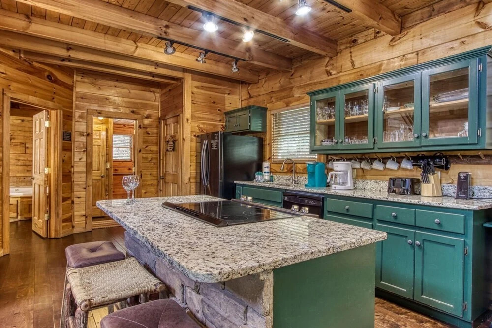 Papa Bears Hideaway - FKA Cold Creek Camp By Heritage Cabin Rentals