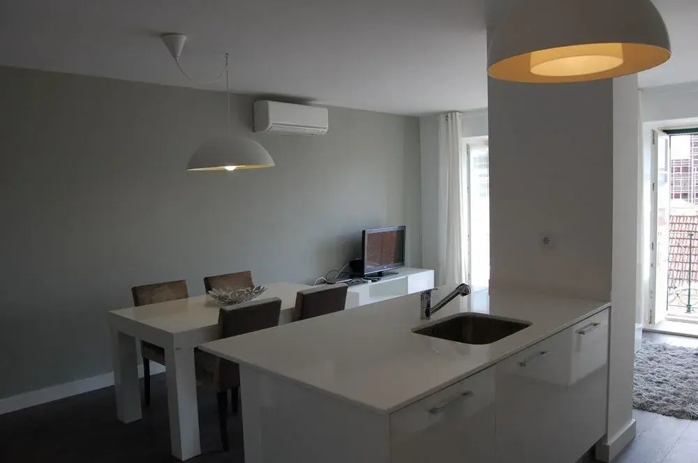Wallis Apartments