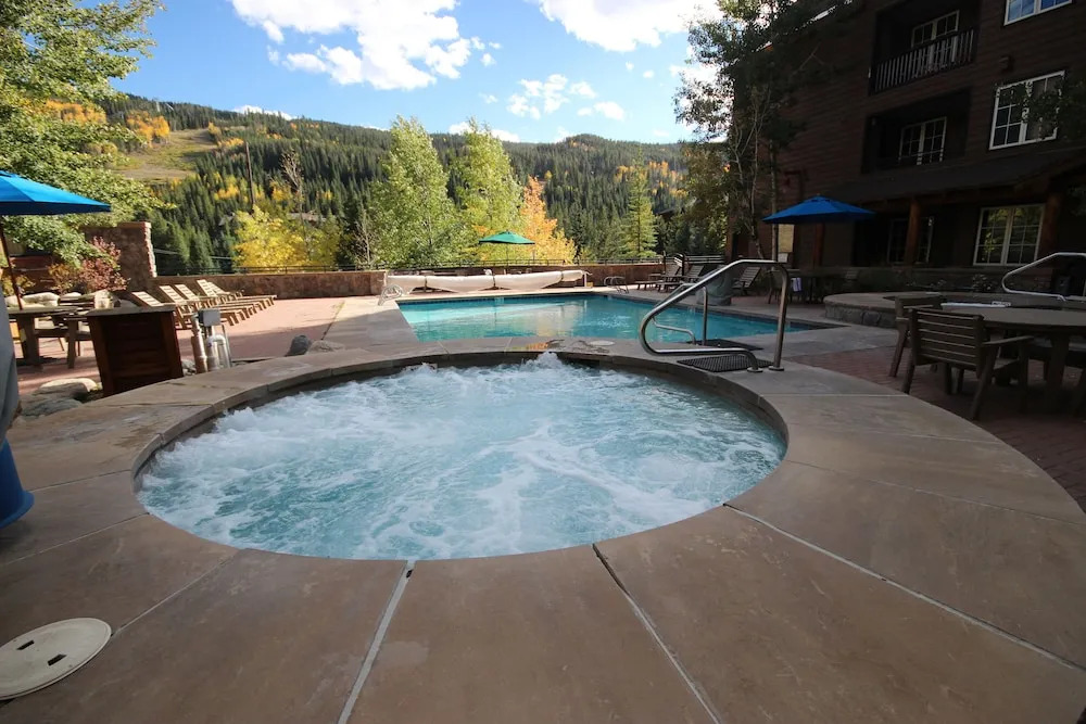Arapahoe Lodge by Summit County Mountain Retreats