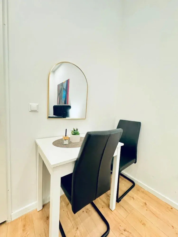 Elegant Five Bedroom Residence Alterlaa