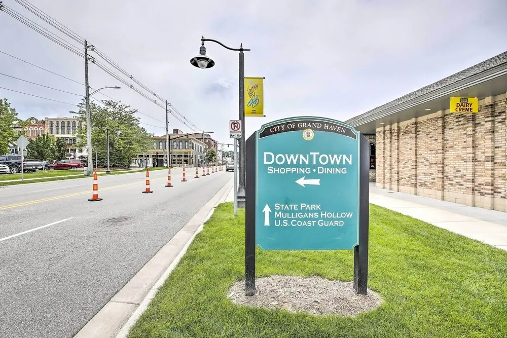 Modern Grand Haven Condo - Steps to Downtown!