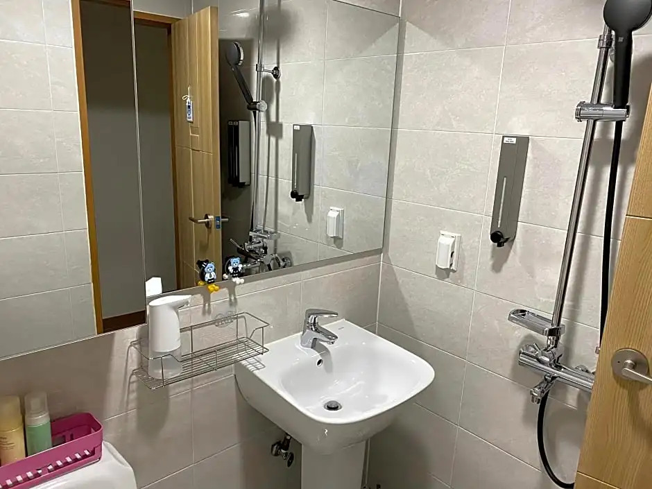 Seoul Crown 88 Guest House - Foreign Guests Only