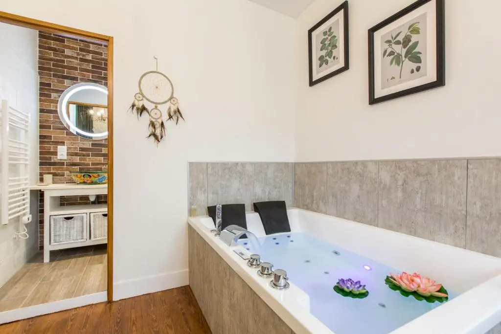 "Le Jardin sur lEau "chambres dhôtes et appartements tout confort