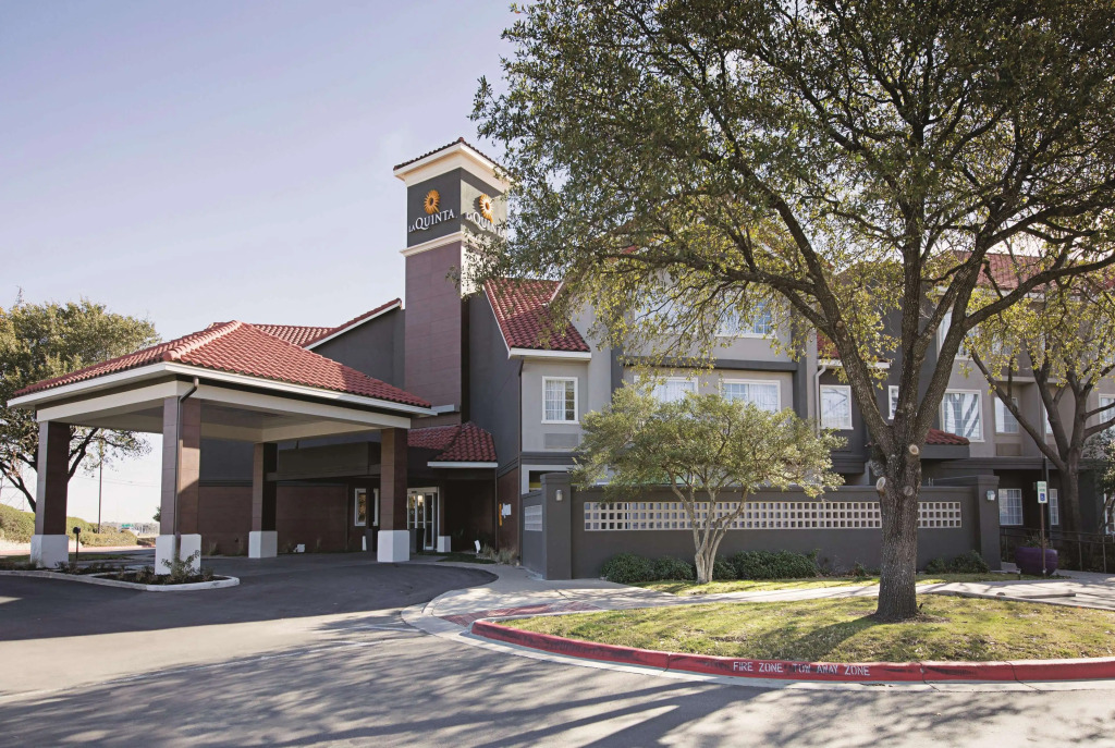 La Quinta Inn & Suites by Wyndham Austin Near The Domain