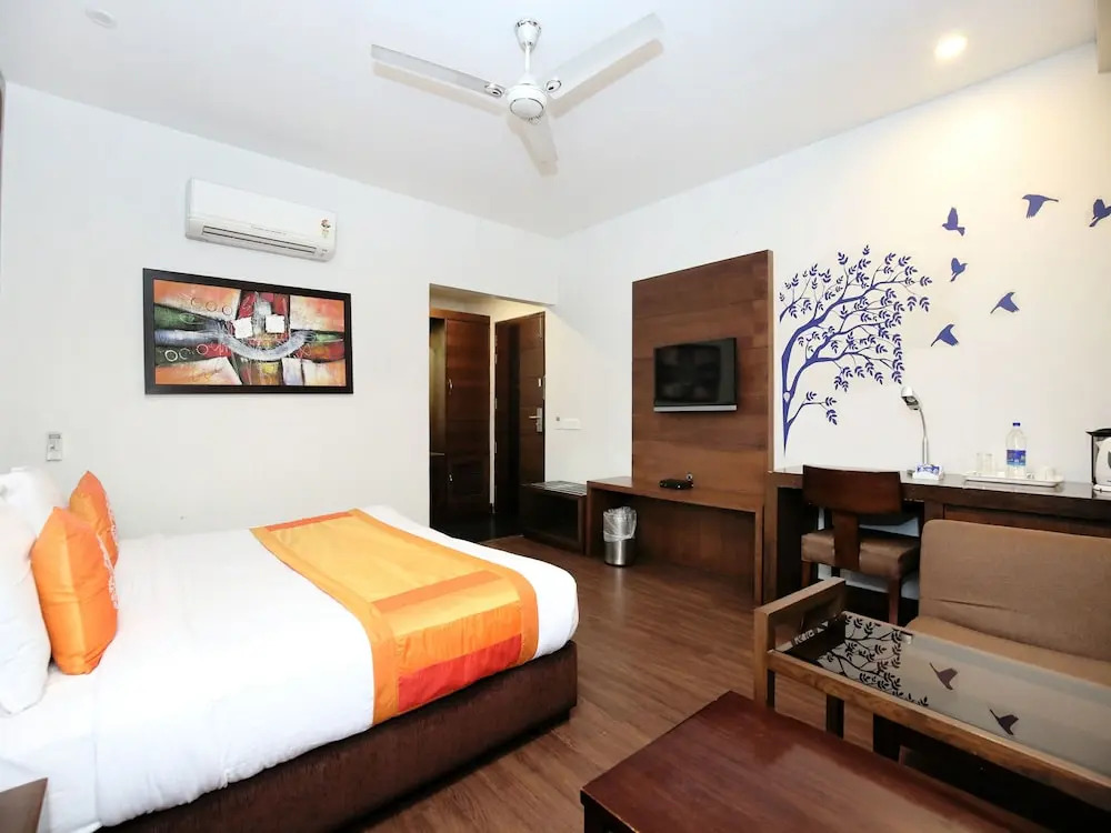 OYO 4391 Hotel Iconic