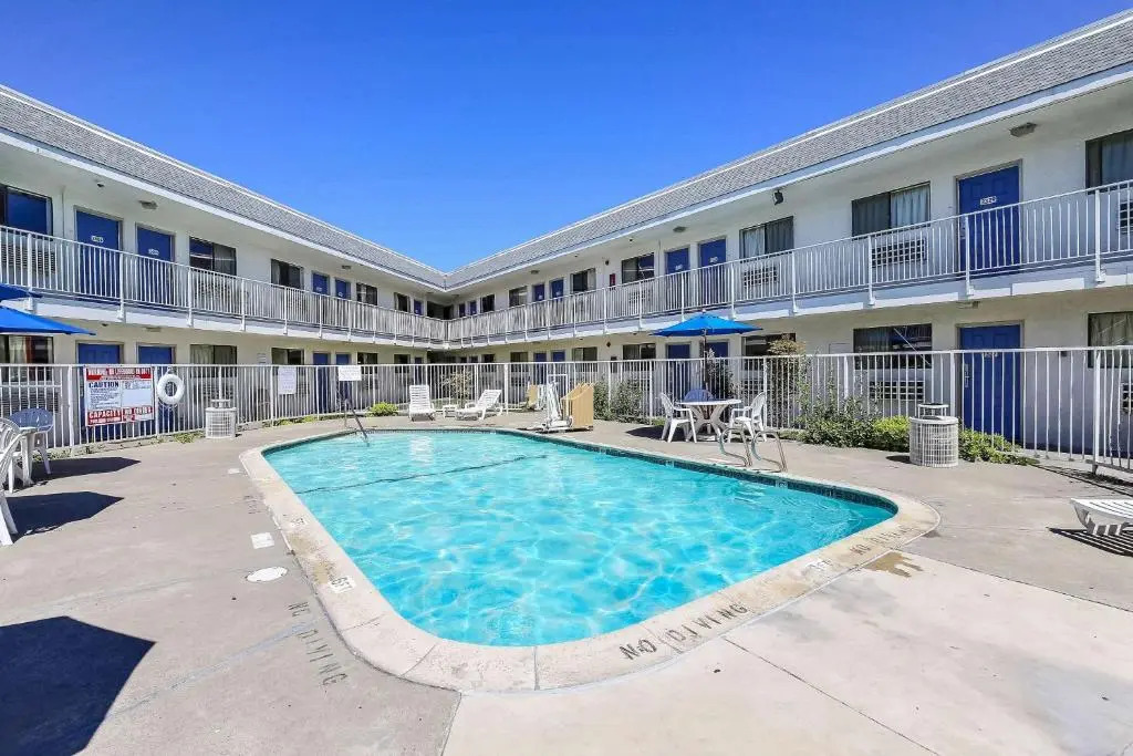 Motel 6 Oakland Airport