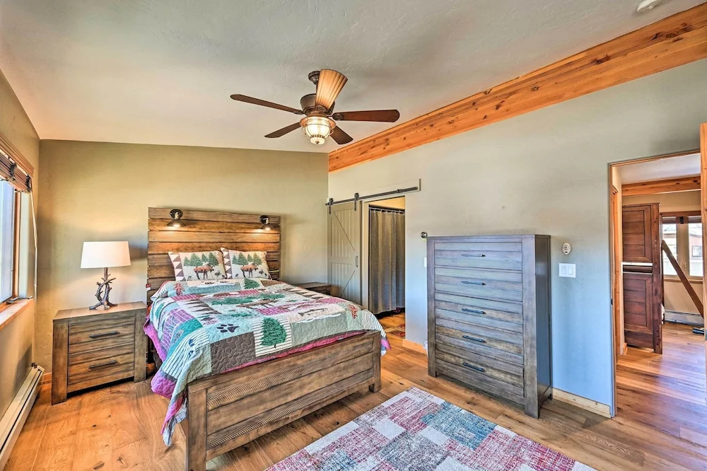 7984: Pet-friendly Townhome w/ Grill!