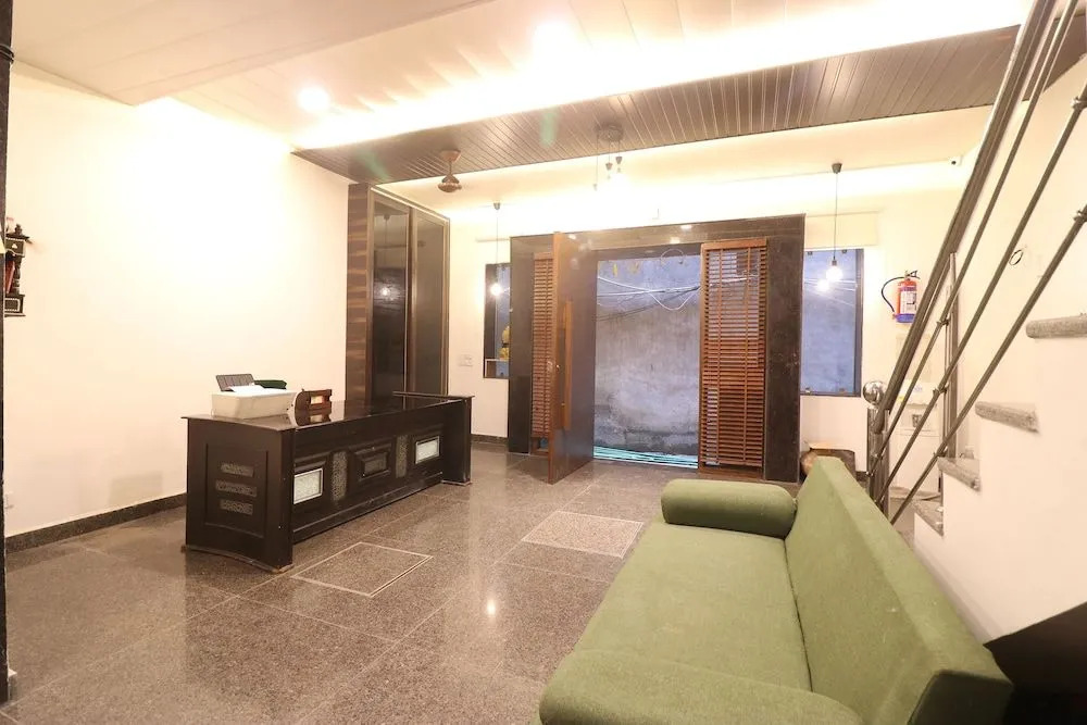 OYO 48708 Om Palace