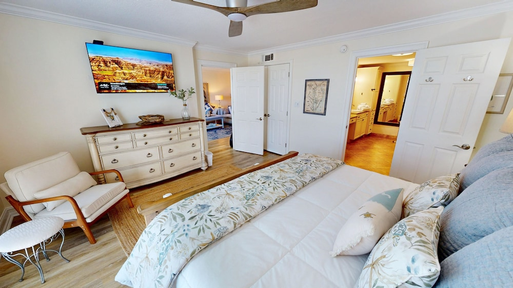 Shoreline Towers 3054 2 Bedroom Condo