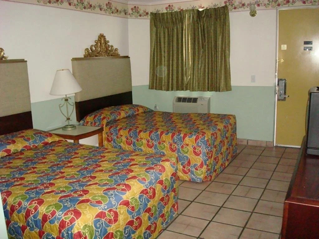 Four Winds Motel