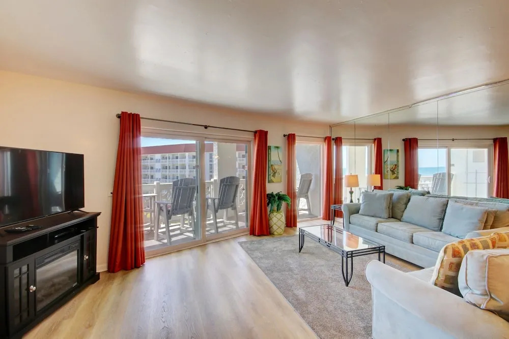 355 El Matador 1 Bedroom Condo by RedAwning
