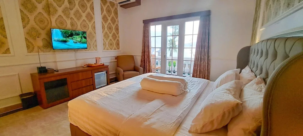 Gili Beachfront Suites