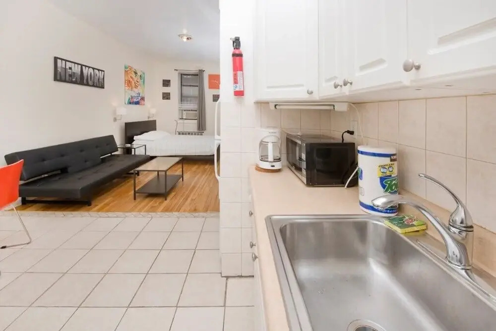 Charming Upper East Side Studio w/ Private Garden