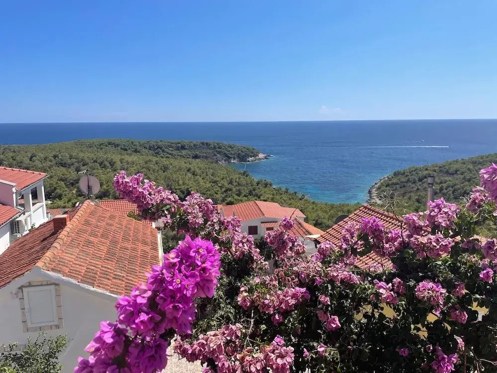 Sunrise Sunset Seaview Walk to Vis Iconic Beaches
