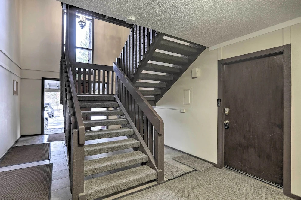 Beachfront Tahoe Vista Condo w/ Fireplace!