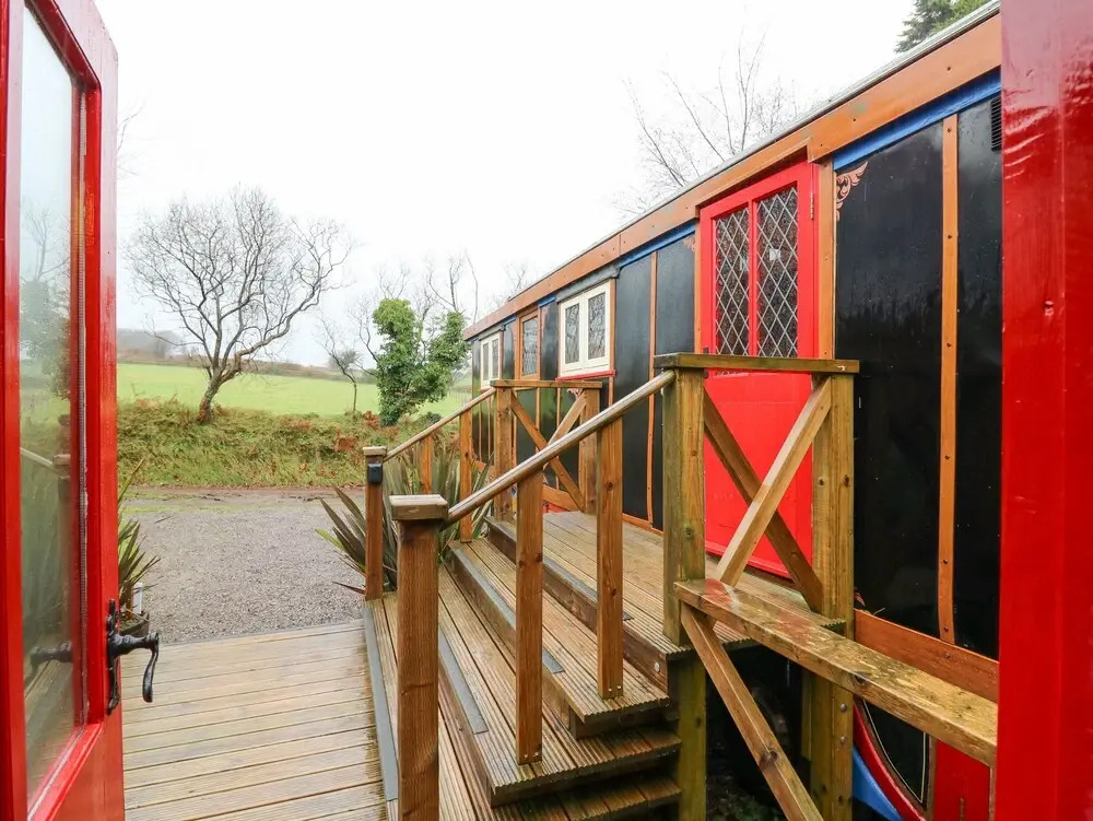 Dolly the Circus Wagon