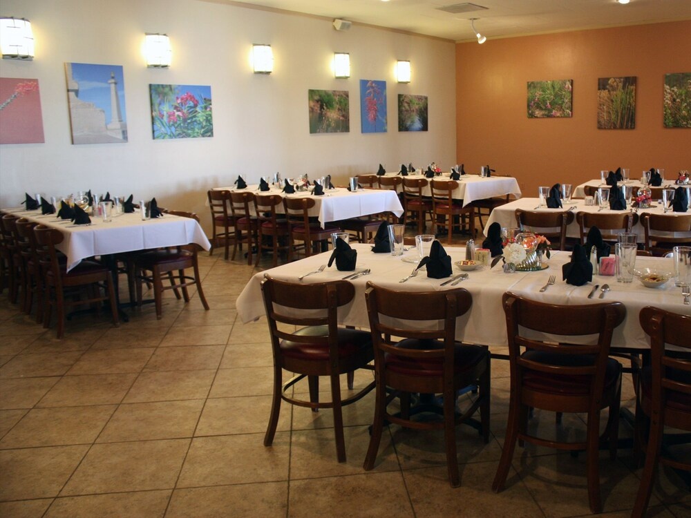 Elephant Butte Inn & Spa