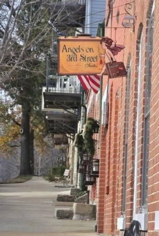 Angels on 3rd Street