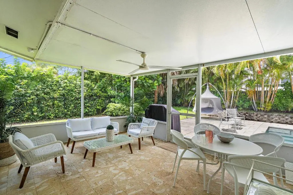Walk 2 Beach 'Salt & Sea Sanctuary' Private Heated Pool