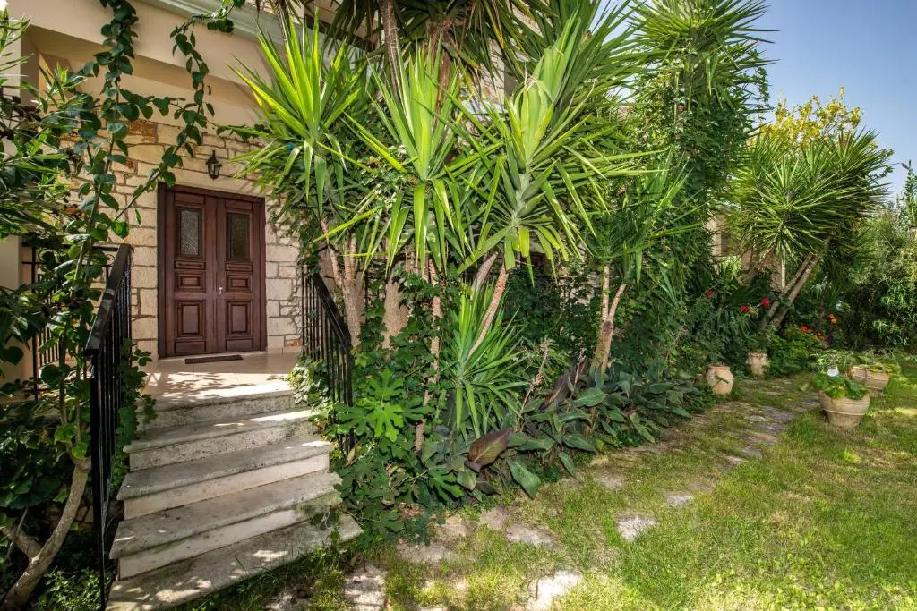 Villa Pounente Apartments - 300m from the beach, by ZanteWize