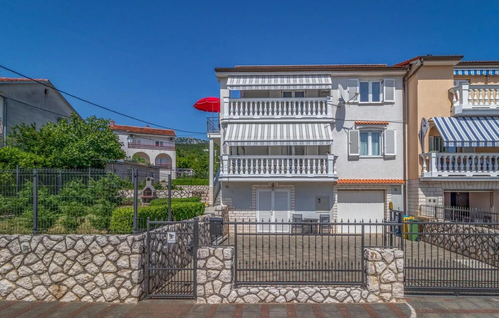 Awesome Home in Jadranovo With Wifi and 1 Bedrooms