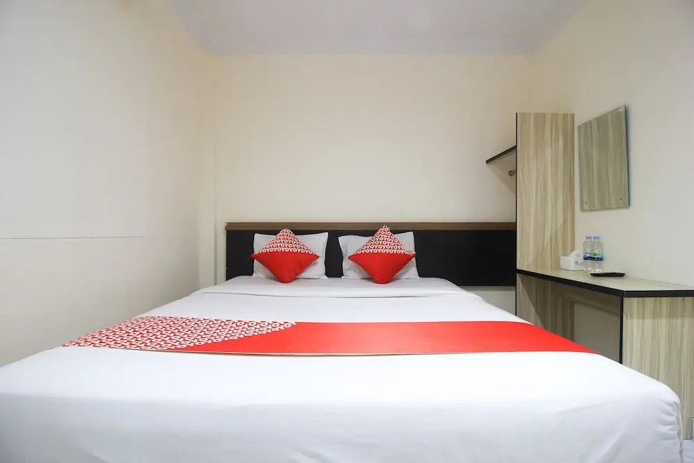 Oyo 1298 Dlira Syariah Hotel