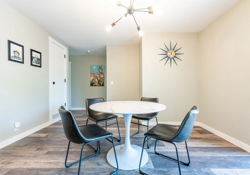 Zander Haus 3 Bedroom Home by RedAwning