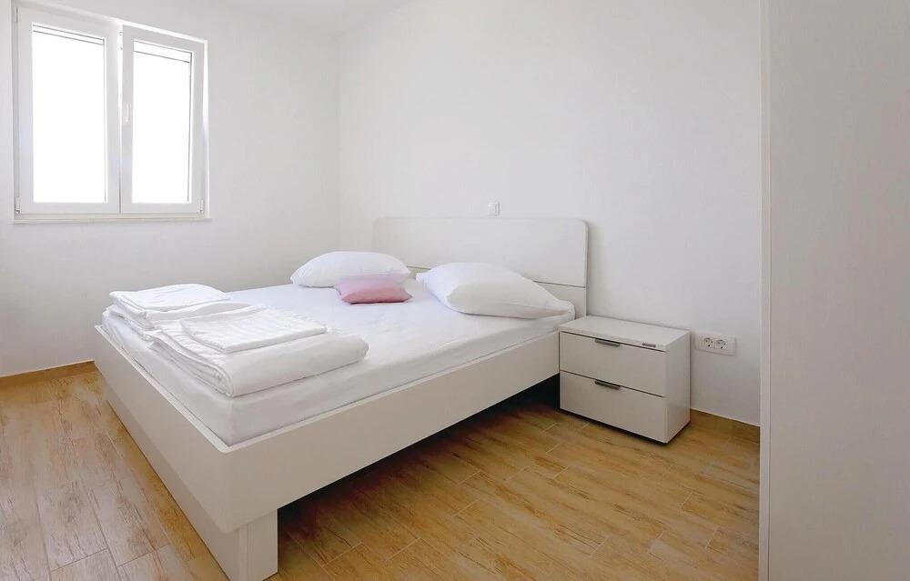 Beautiful Home in Zatoglav With Wifi and 4 Bedrooms
