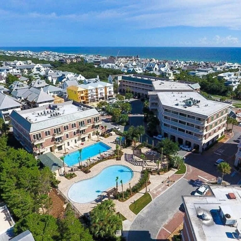 The Magnolia W/ Pool & Hot Tub - Walk To The Beach 3 Bedroom Condo