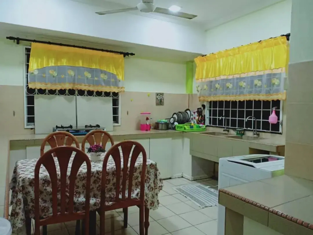 KK Liyana Homestay