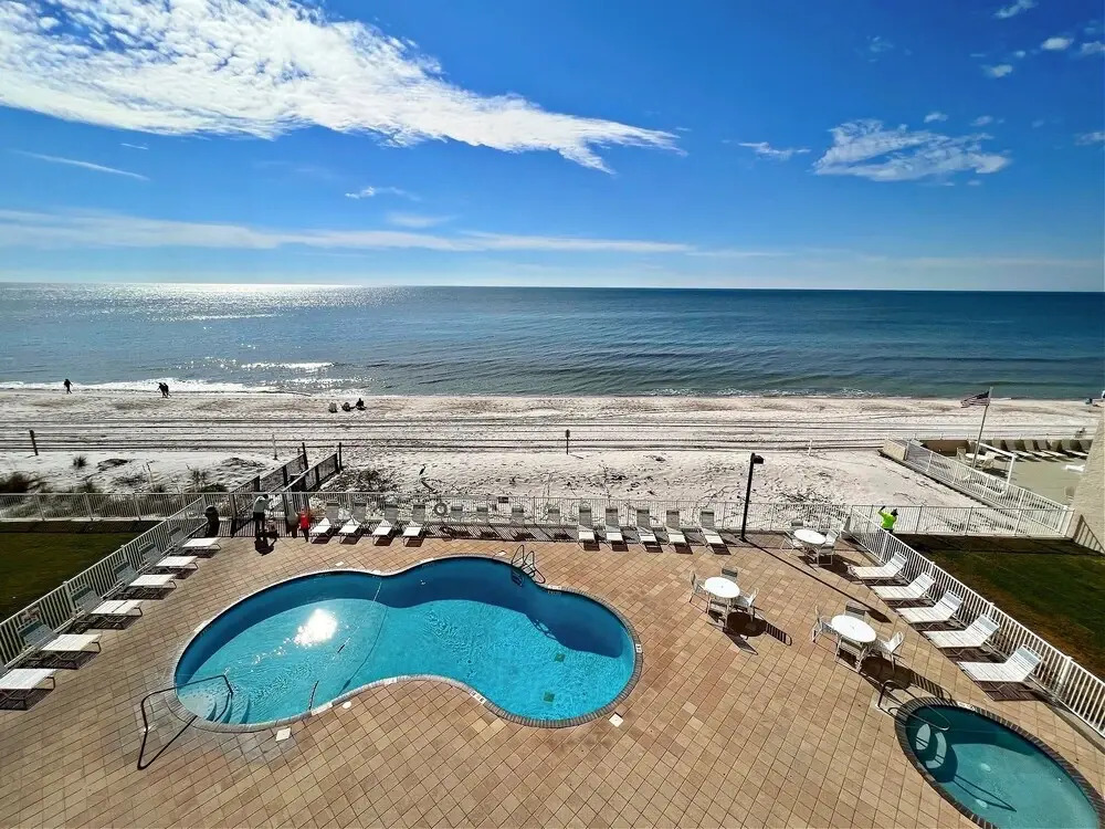Surf Side Shores 1405 by RedAwning
