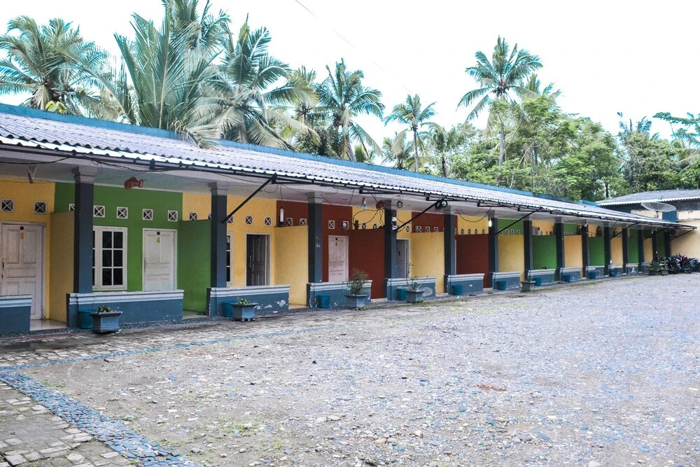 Rendy Putra Malingping by OYO Rooms
