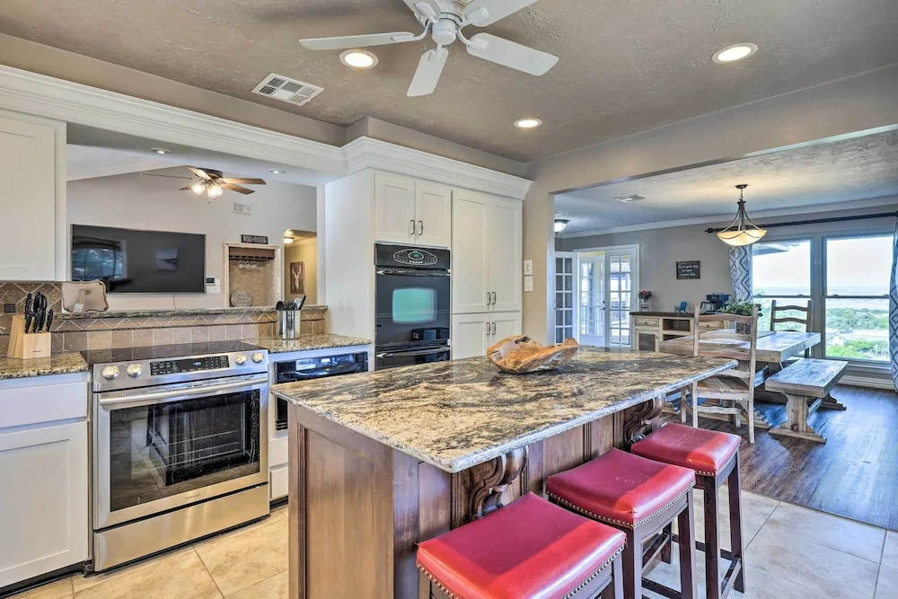Canyon Lake Home: Hill Country & Water Views!