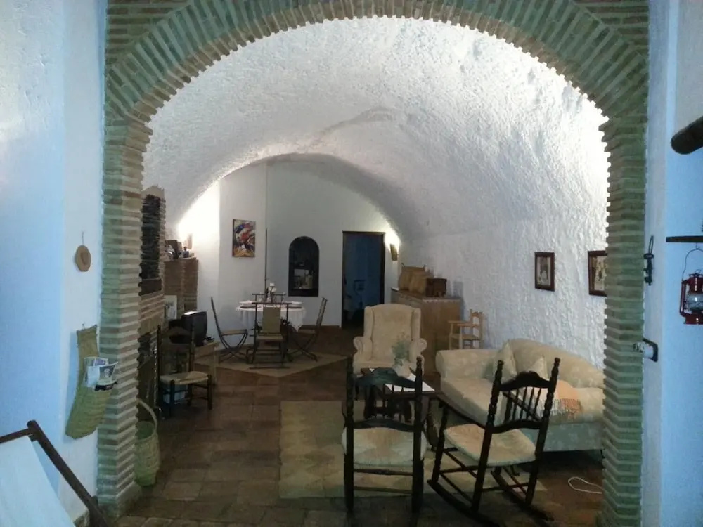Cuevas Almagruz