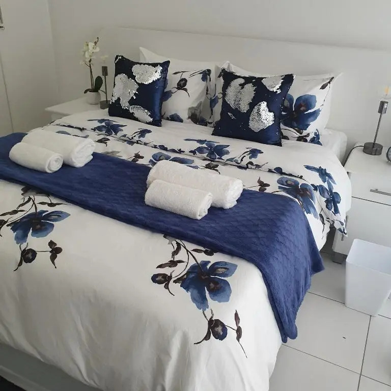 Durban Halaal Accommodation "No Alcohol Strictly Halaal No Parties" Entire Luxury Apartment, 3 Bedrooms, 8 Sleeper, Self Catering "JUST LOCK AND GO"