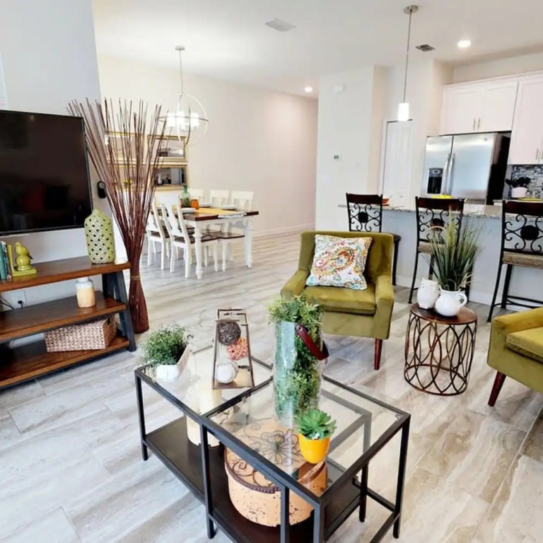 3083 Awesome 4BD Fantastic Club House