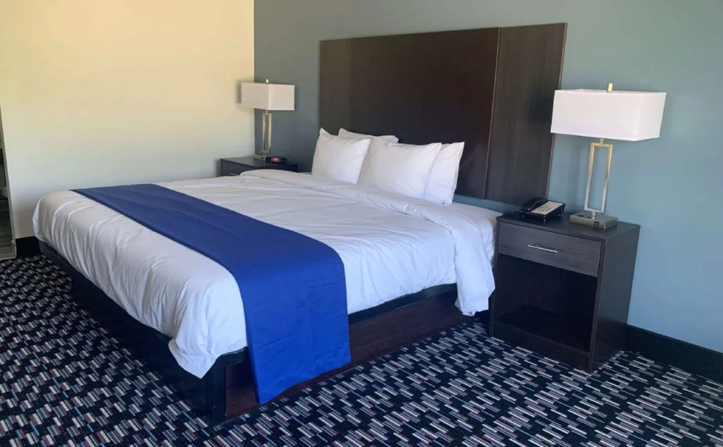 Clarion Pointe