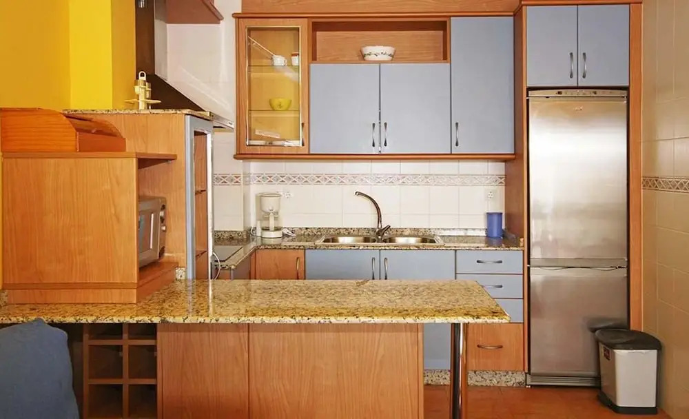 Apartment - 3 Bedrooms with Sea views - 107773
