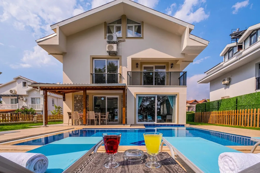 Lilly Villa 1