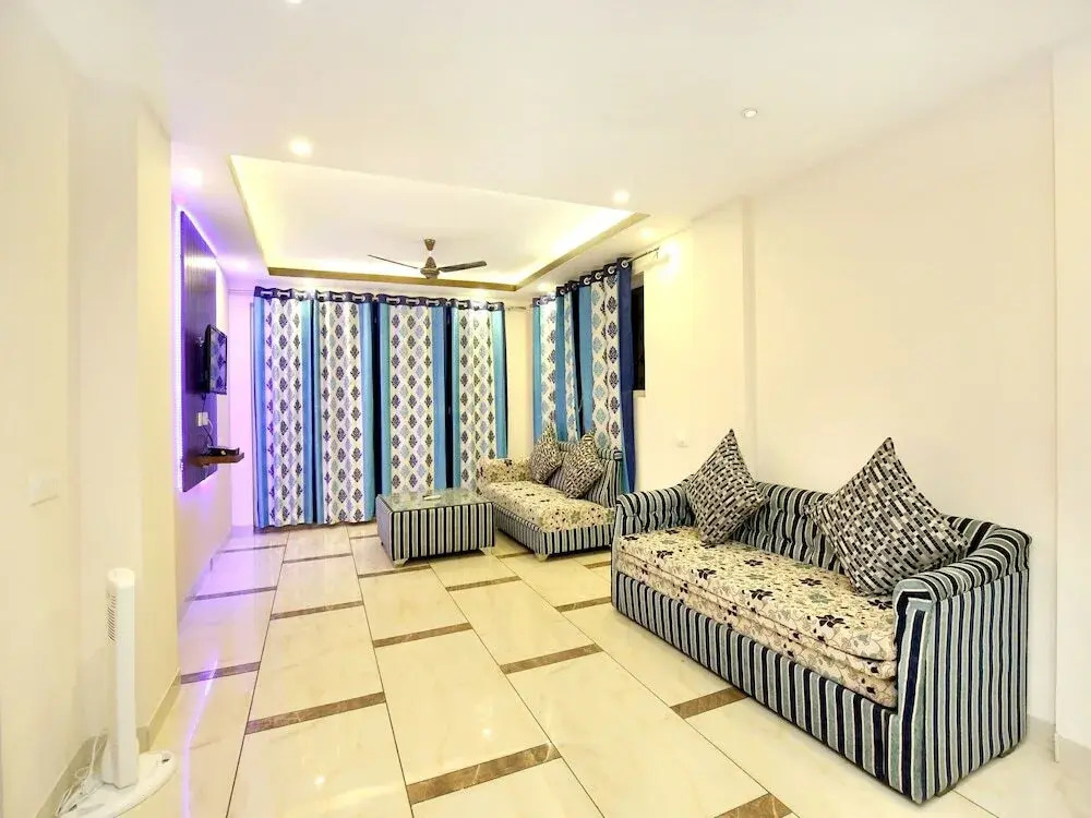 OYO 12324 Home Luxury 2BHK Kasauli