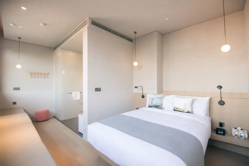 Read and Rest Hotel