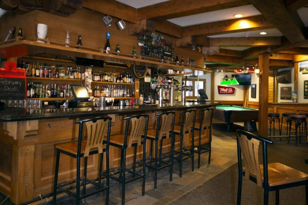 Whistlers Inn