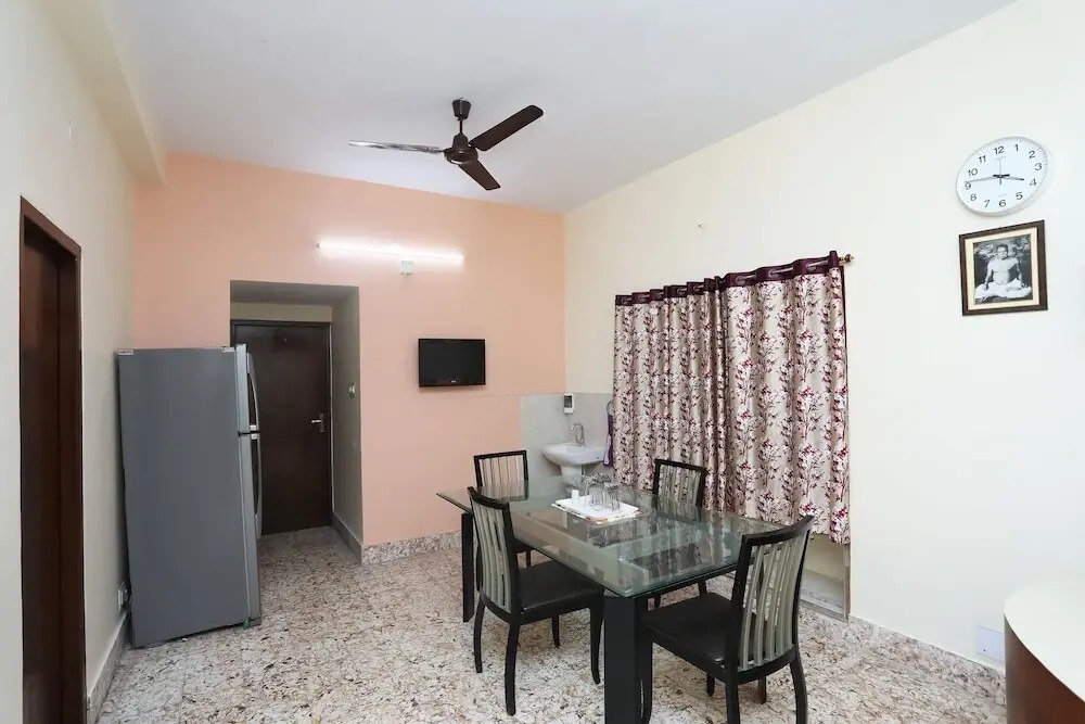 Silver Leaf By OYO Rooms