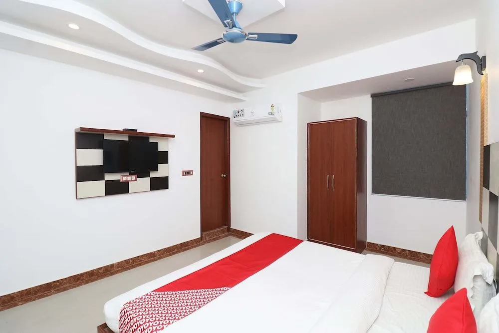 OYO 29952 D Comfort Residency