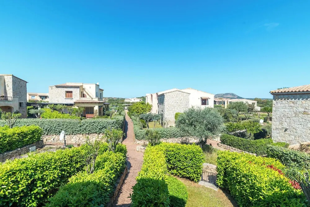 Il Borgo D10 700m From The Beach