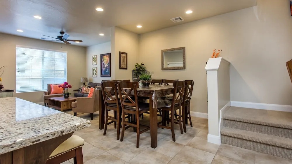 Desert Sunstone 3 Bedroom Apts