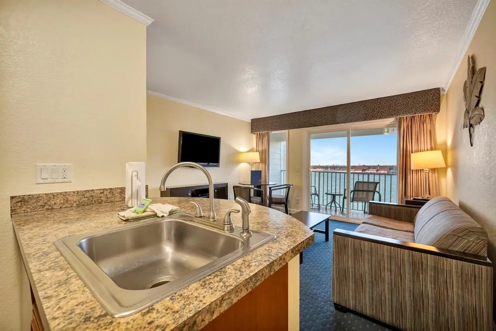 Waterfront Resort Condo Balcony Heated Pool