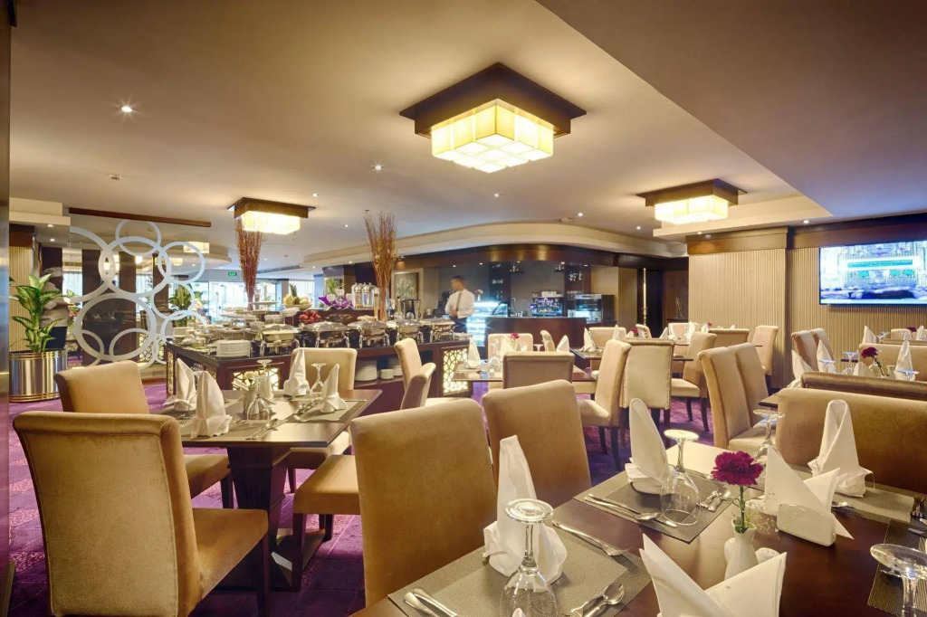 Lavona Hotel