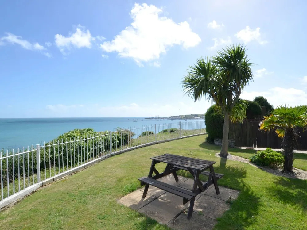 Cozy Holiday Home in Swanage with Balcony