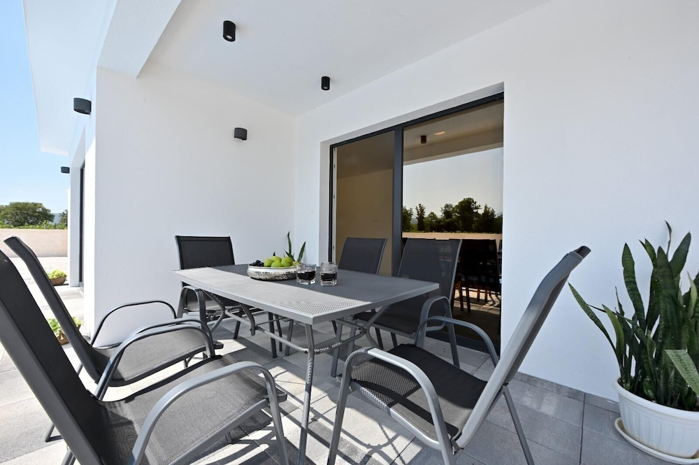 Villa Serenity with heated pool